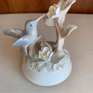 Vintage Otigiri Hummingbird Music Box “Love is a Many Splendored Thing”